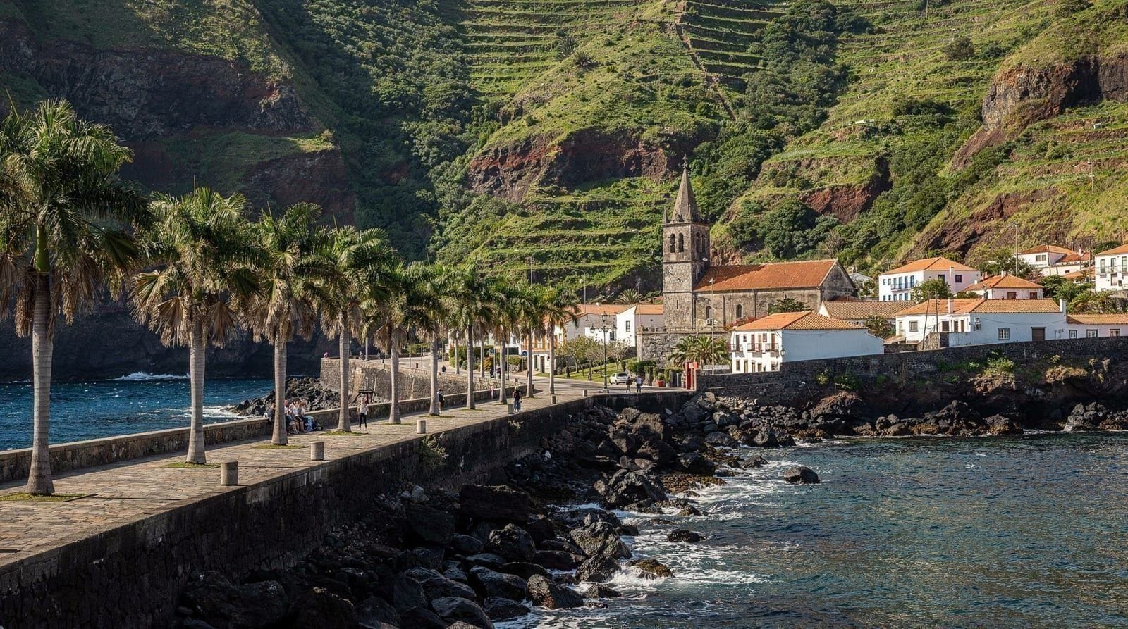 Santa Cruz: Madeira's Airport Town