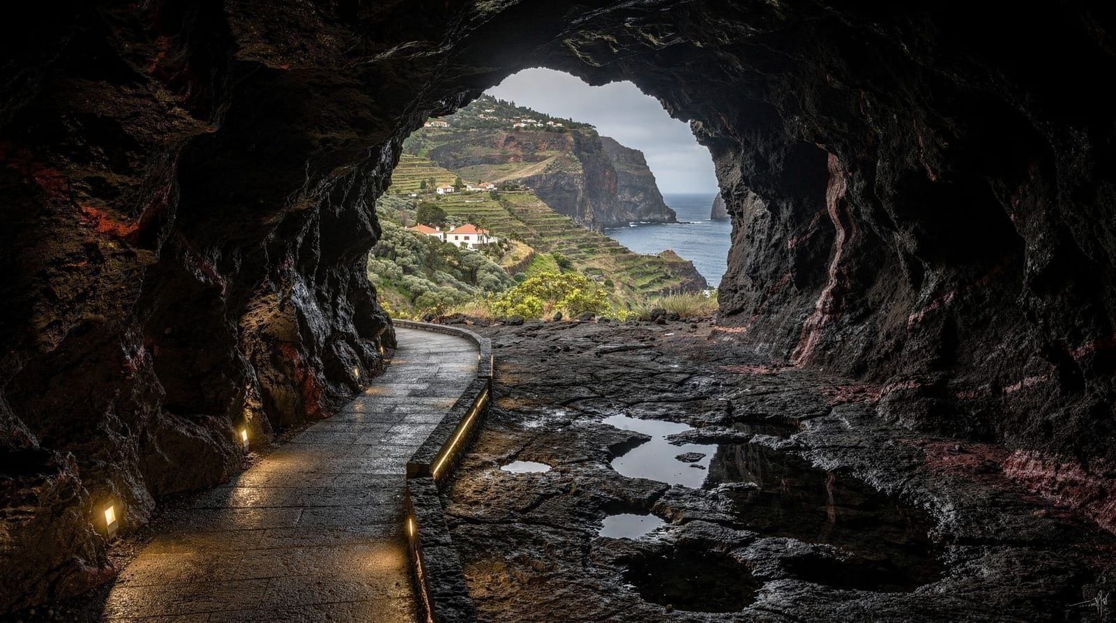 São Vicente Caves & the Volcanism Centre