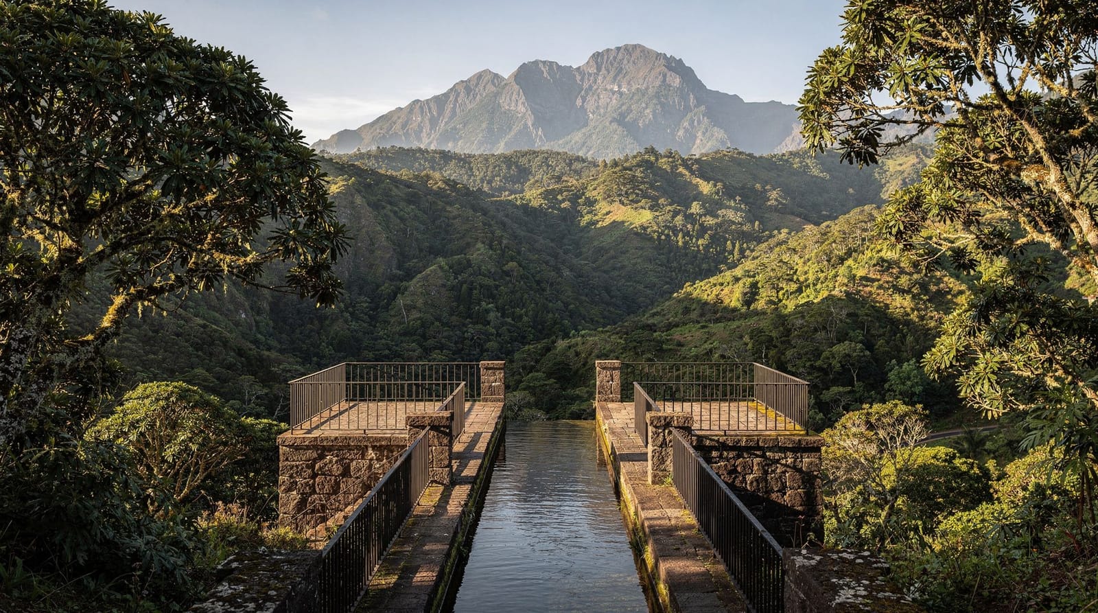 Levada dos Balcões: Madeira's Easiest Great View